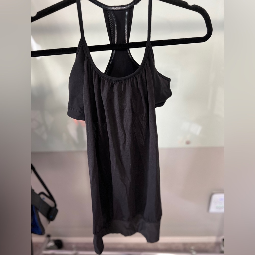 Lululemon black tank w/ attached bra size 6